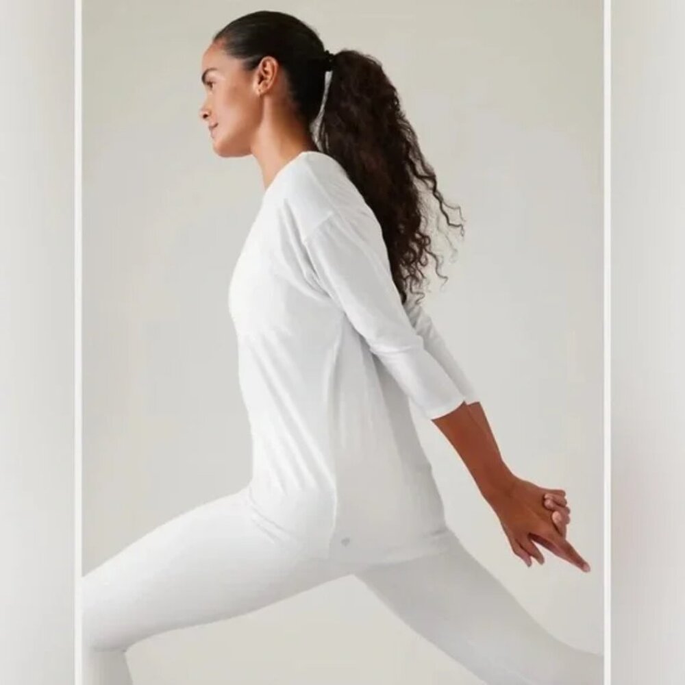 NEW Athleta 1X White Ease In Top 3/4 Sleeve Yoga Dance Wicking - Picture 4 of 8
